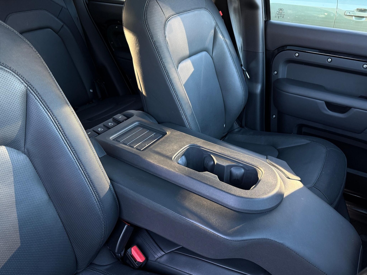 Used Land Rover Defender 2024 for sale - 77091590: Photo 21