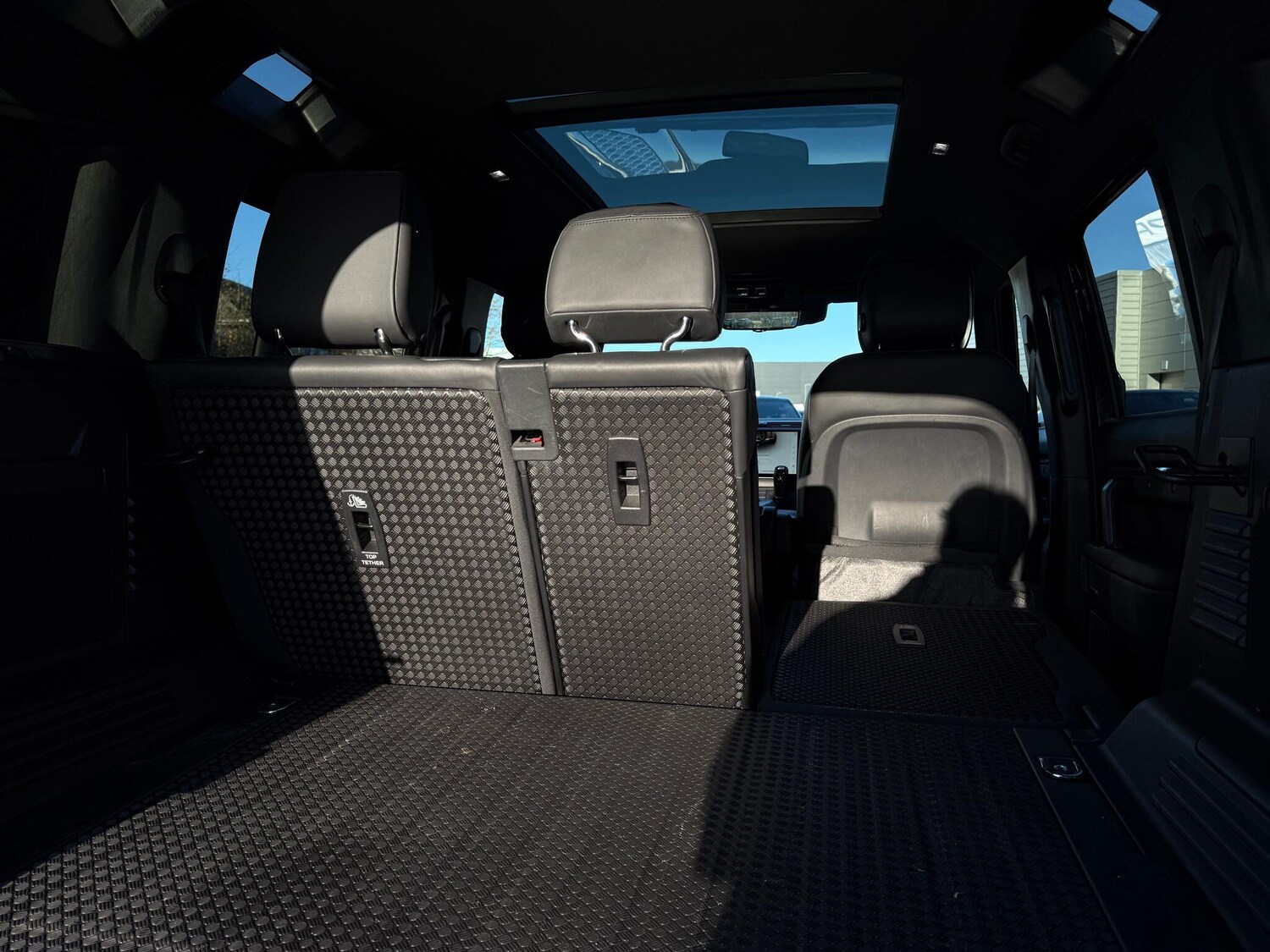 Used Land Rover Defender 2024 for sale - 77091590: Photo 38