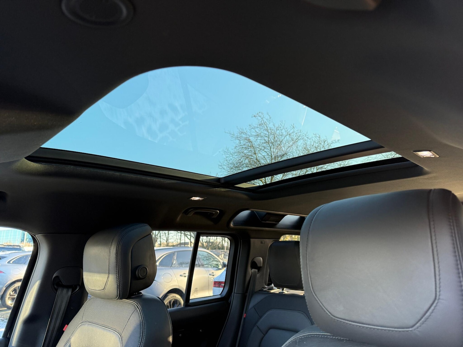 Used Land Rover Defender 2024 for sale - 77091590: Photo 5