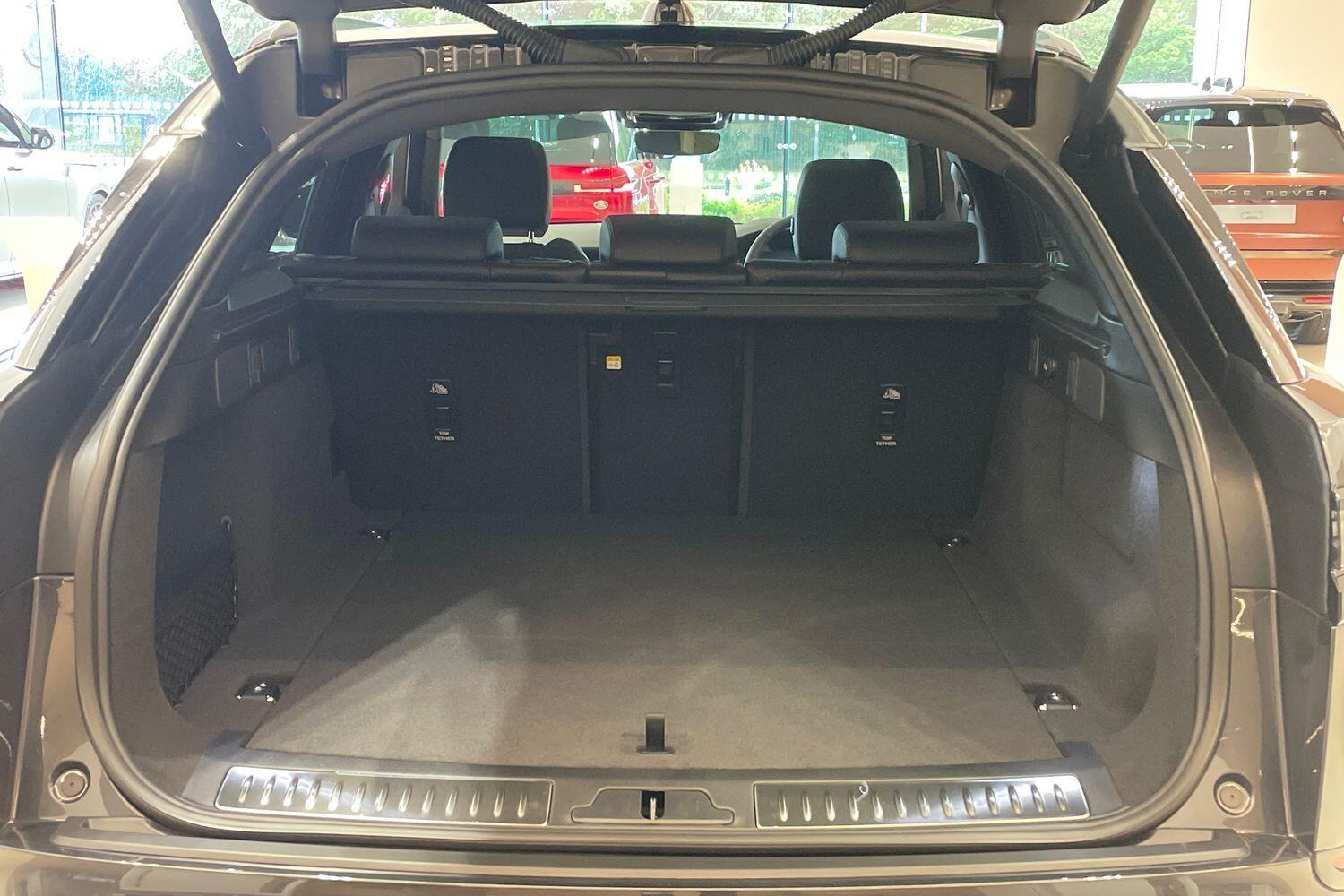 Used Land Rover Range Rover Velar 2025 for sale - 76657401: Photo 29