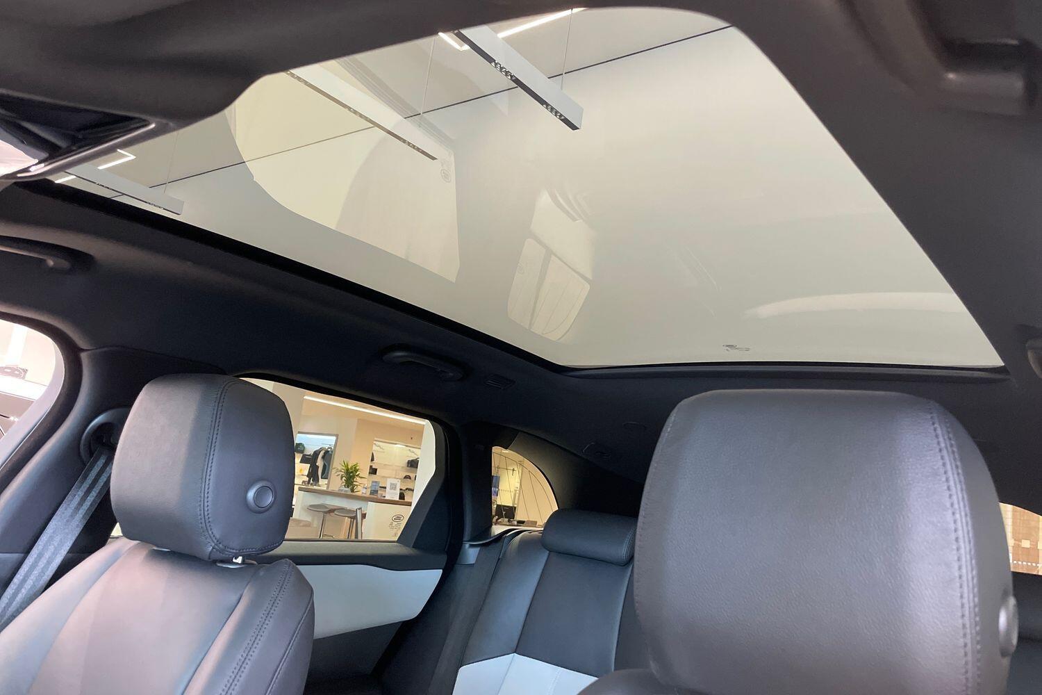 Used Land Rover Range Rover Velar 2025 for sale - 76657401: Photo 4