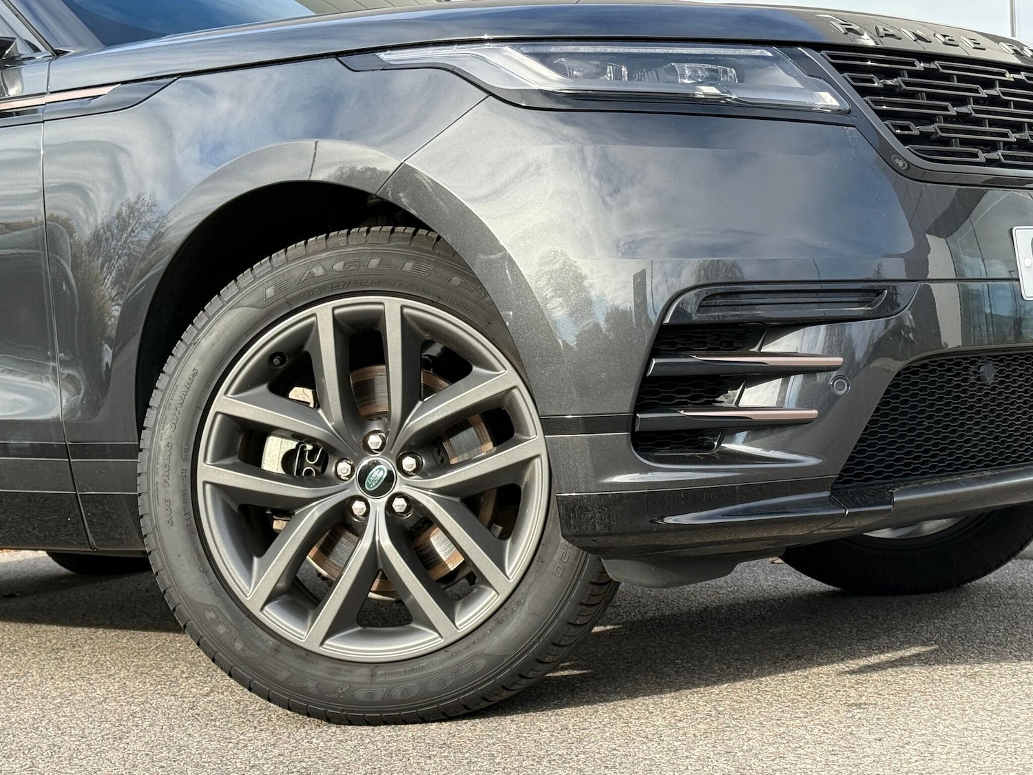 Used Land Rover Range Rover Velar 2025 for sale - 76657401: Photo 8