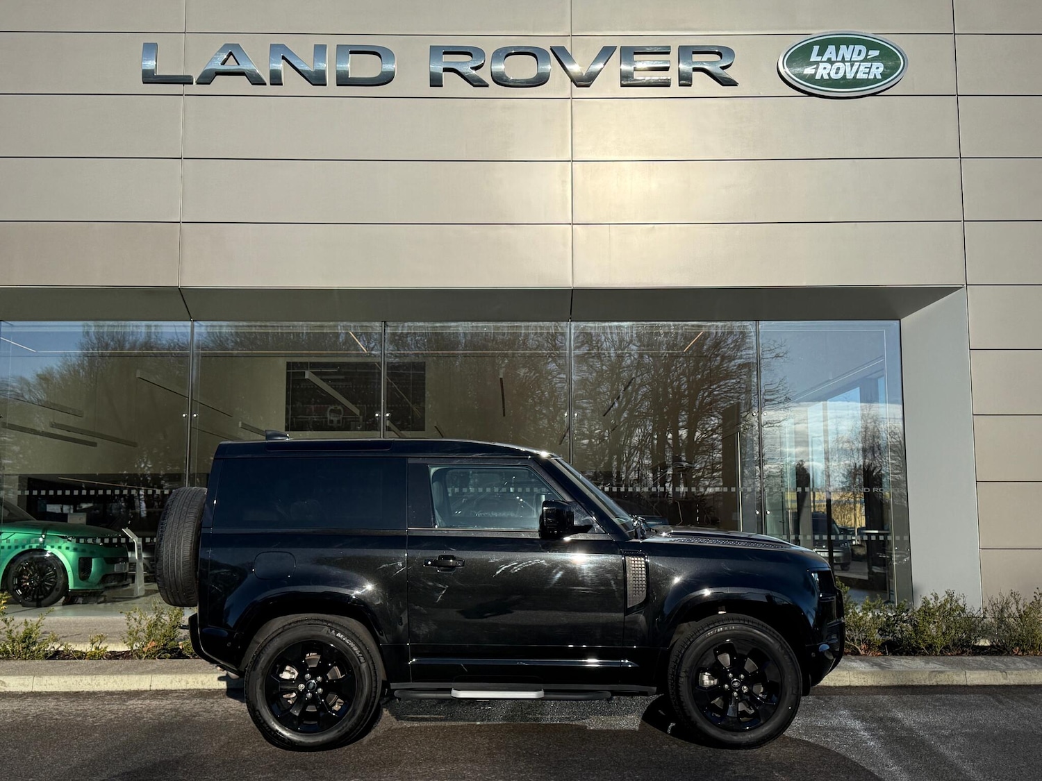 Used Land Rover Defender 90 for sale - 77215766: Photo 2