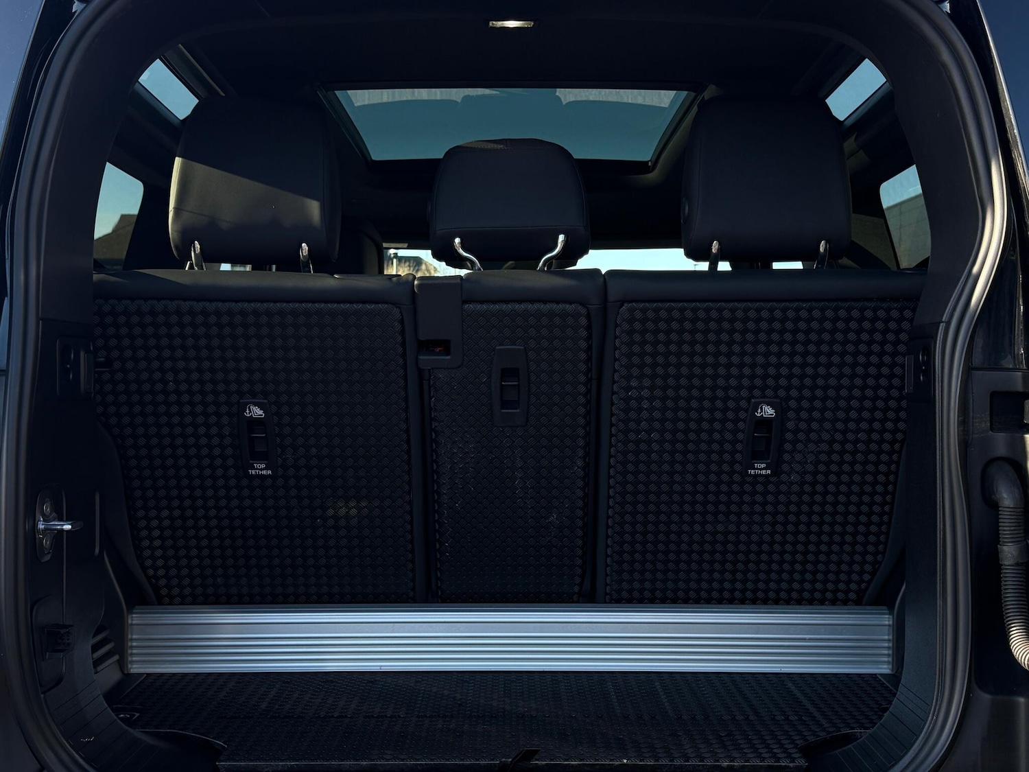 Used Land Rover Defender 90 for sale - 77215766: Photo 32