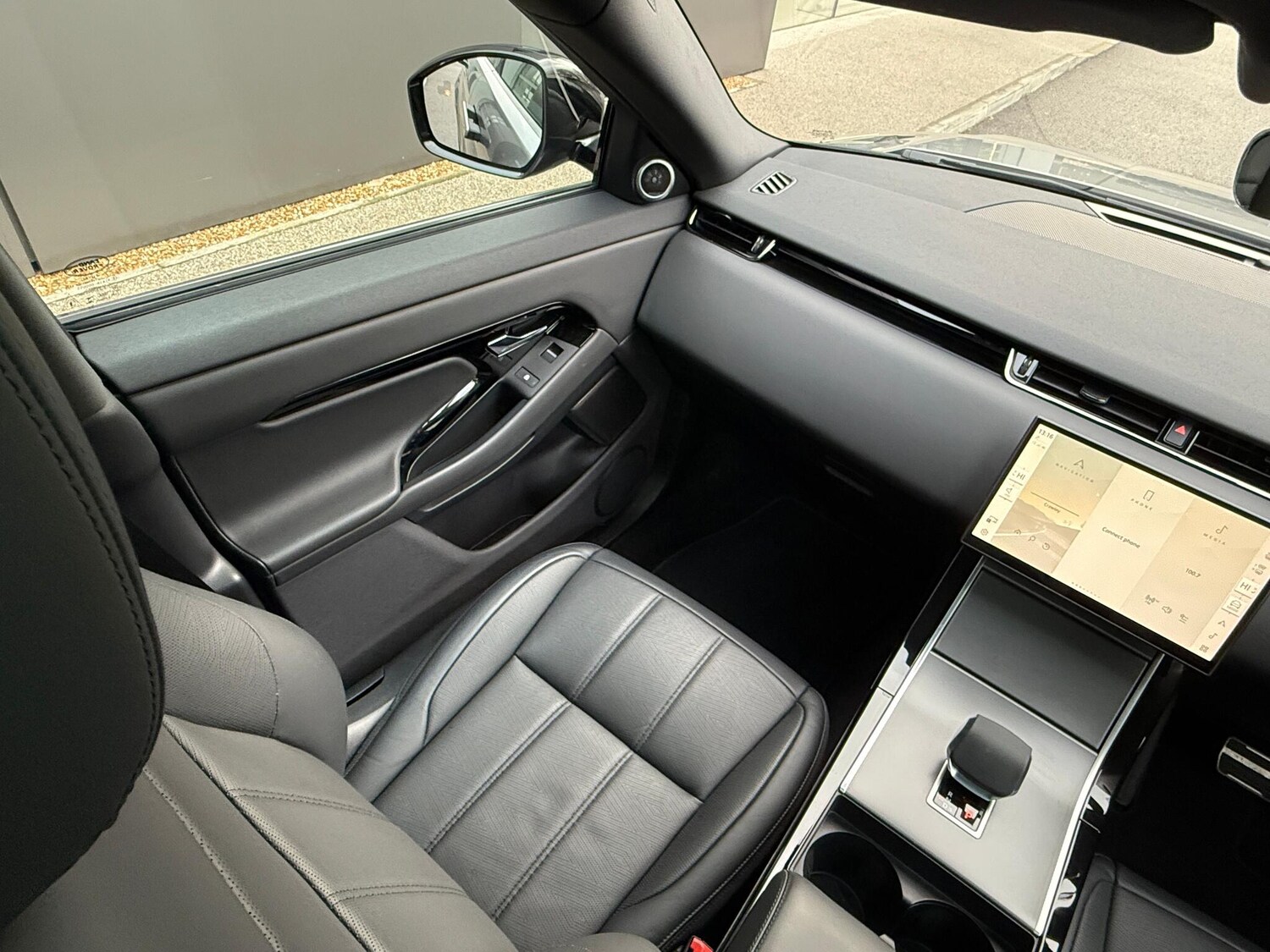 Used Land Rover Range Rover Evoque 2024 for sale - 76389312: Photo 15