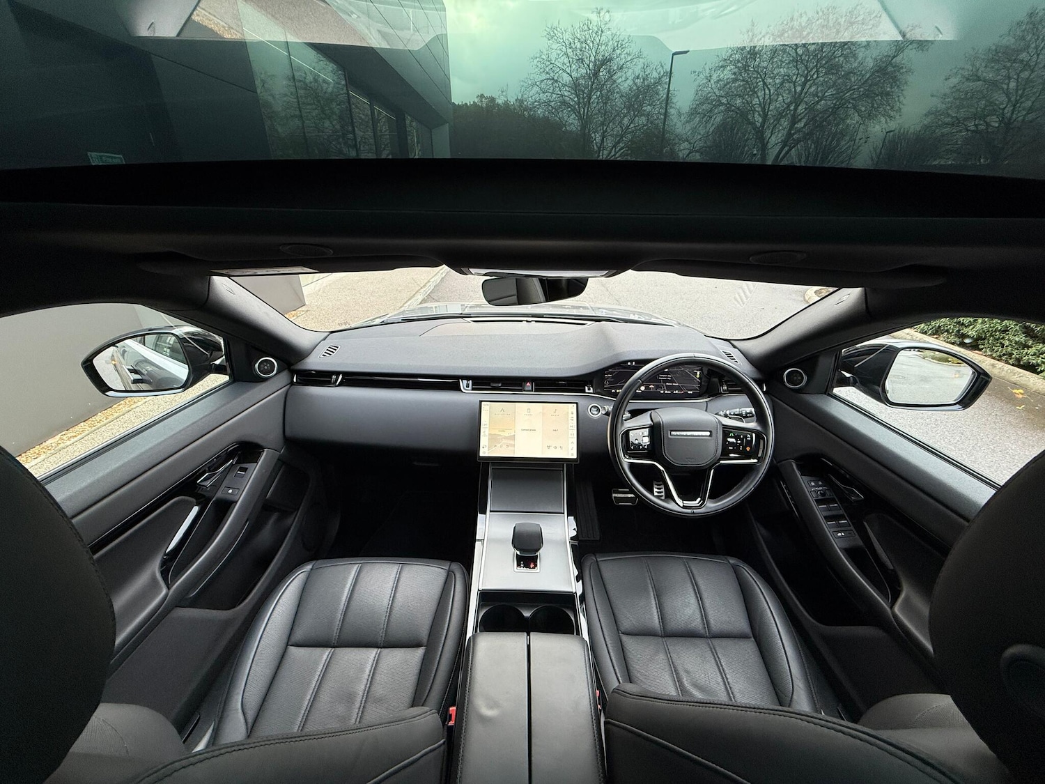 Used Land Rover Range Rover Evoque 2024 for sale - 76389312: Photo 3