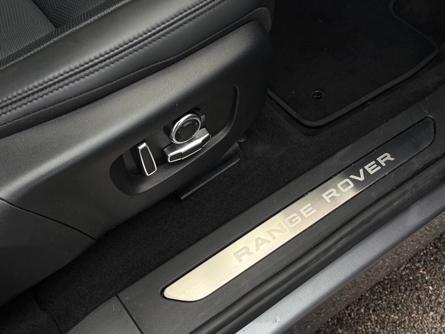 Used Land Rover Range Rover Evoque 2024 for sale - 76389312: Photo 31