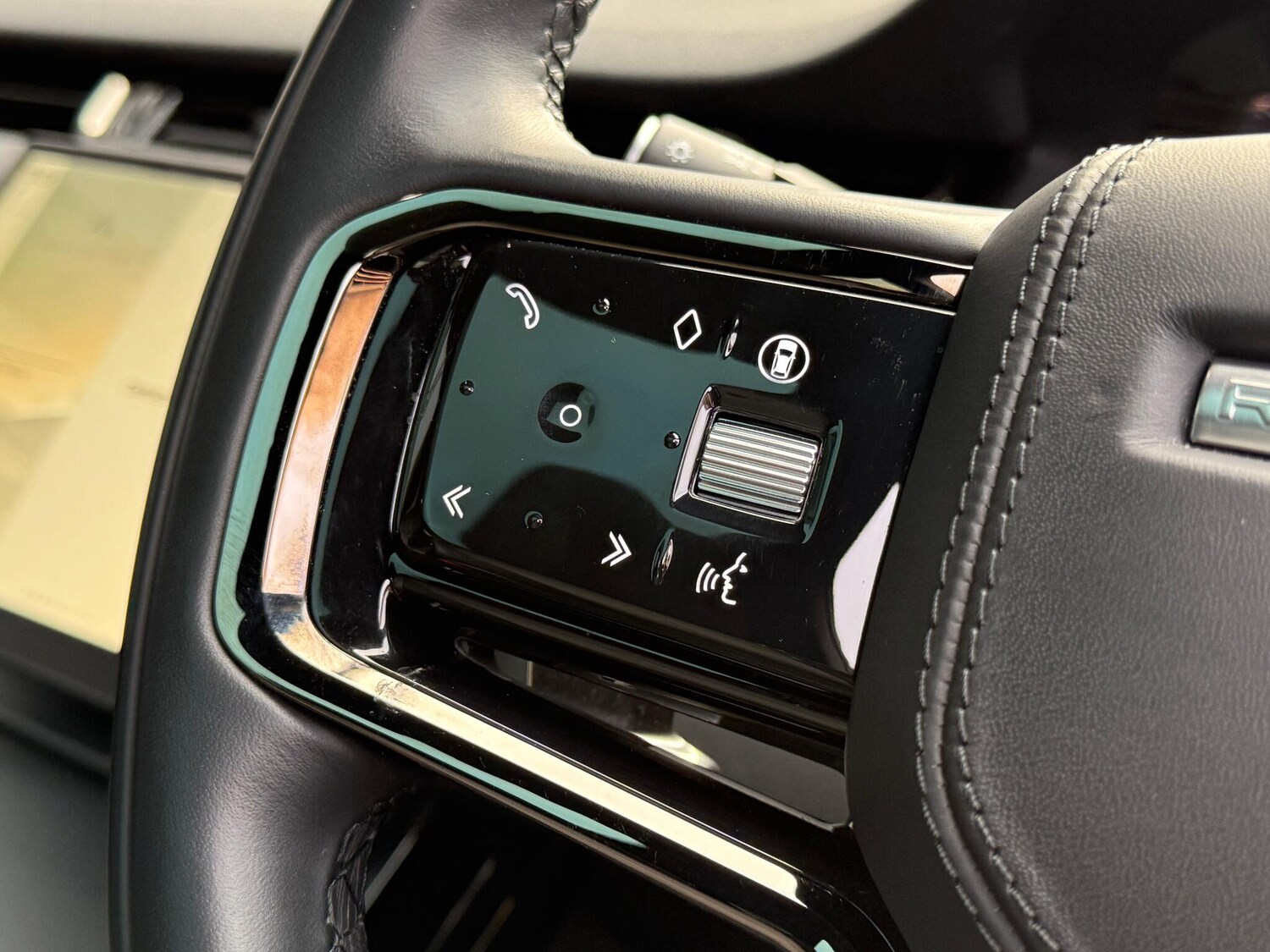 Used Land Rover Range Rover Evoque 2024 for sale - 76389312: Photo 38