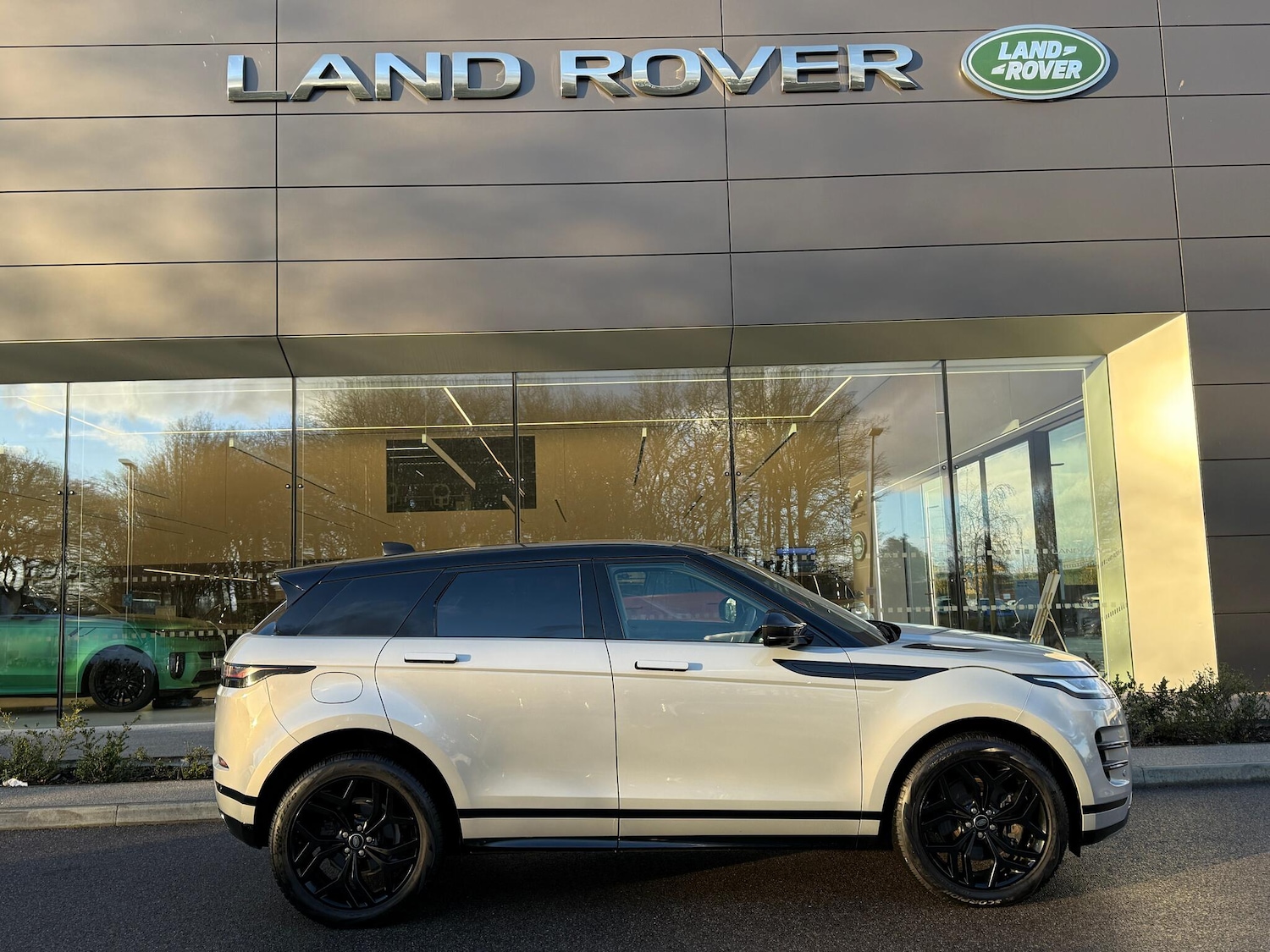 Used Land Rover Range Rover Evoque 2022 for sale - 77574035: Photo 2