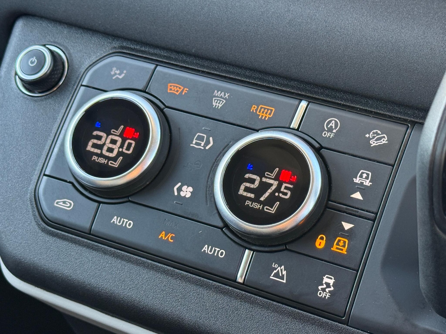 Used Land Rover Defender 2020 for sale - 76801496: Photo 28