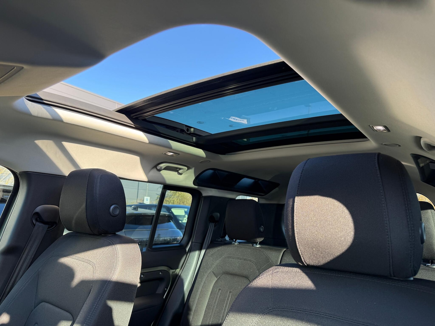 Used Land Rover Defender 2020 for sale - 76801496: Photo 5