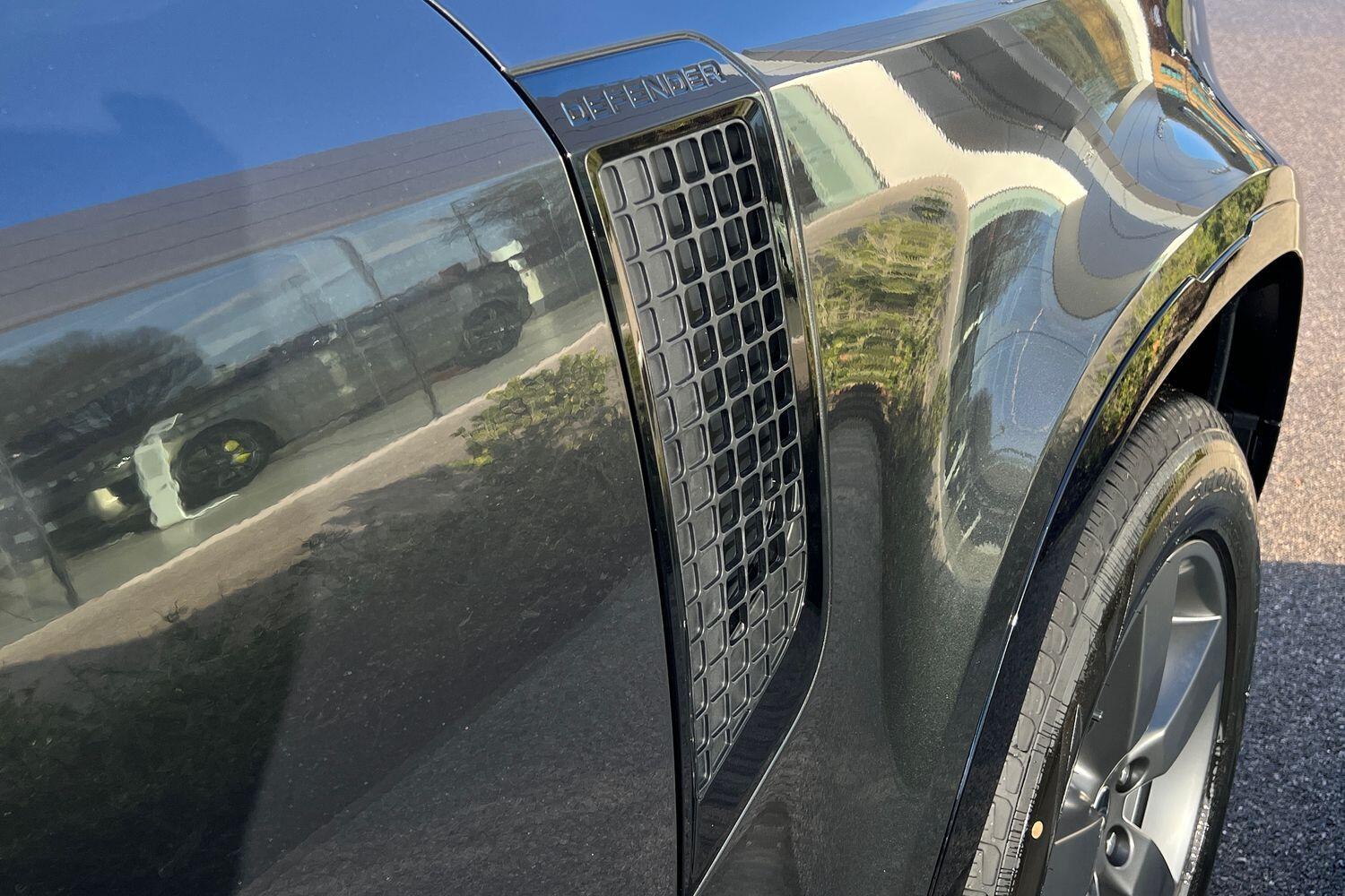 Used Land Rover Defender 2025 for sale - 76499566: Photo 15