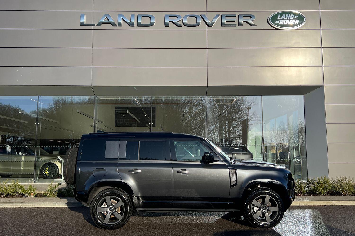 Used Land Rover Defender 2025 for sale - 76499566: Photo 2