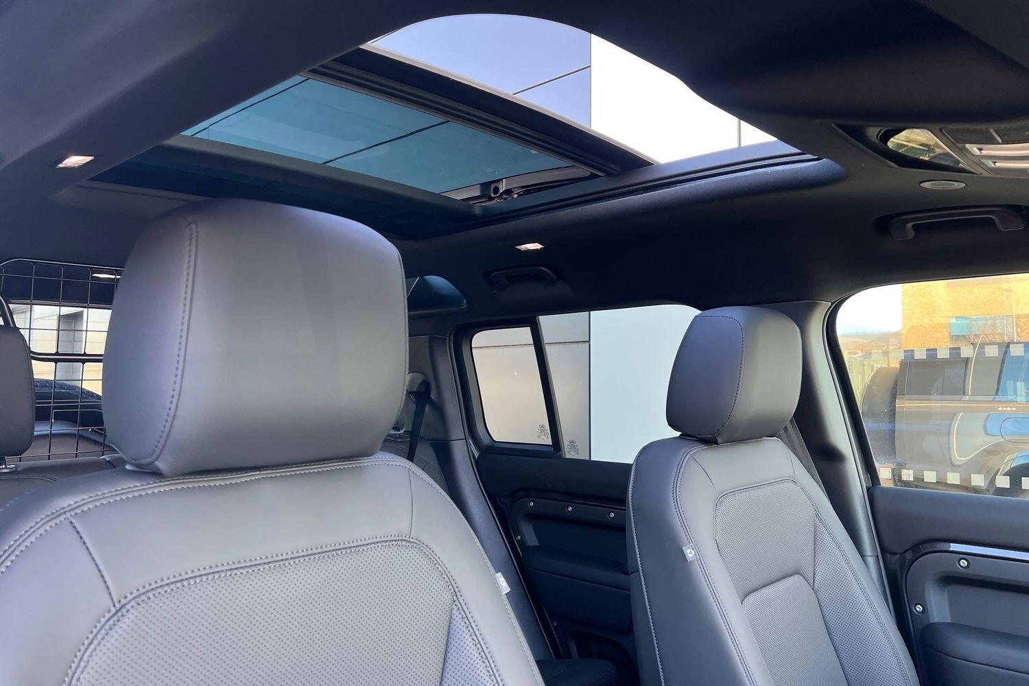 Used Land Rover Defender 2025 for sale - 76499566: Photo 43