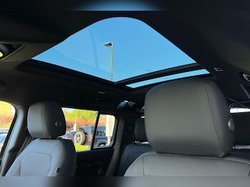 Used Land Rover Defender 110 2025 for sale - 76499566: Photo