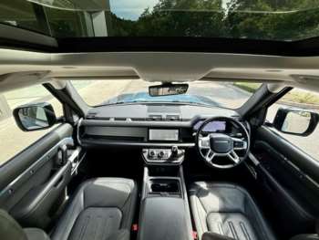 Used Land Rover Defender 2021 for sale - 75140500: Photo