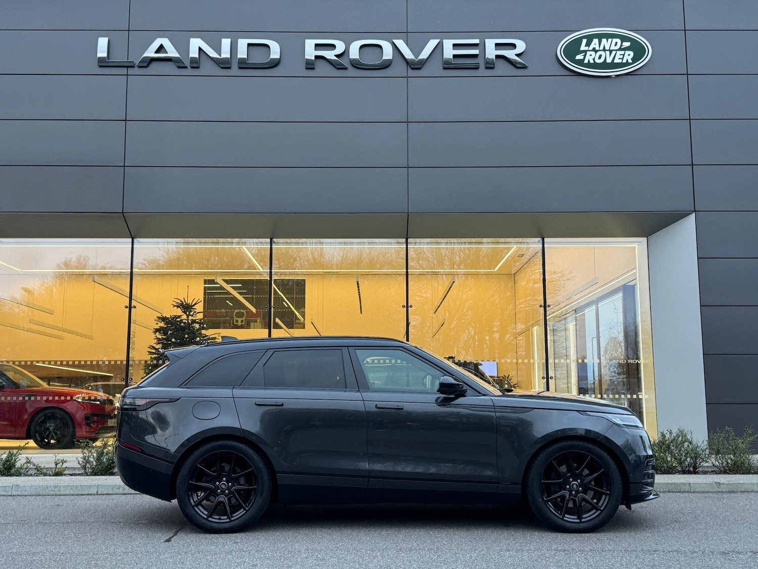 Used Land Rover Range Rover Velar for sale - 76926705: Photo 2