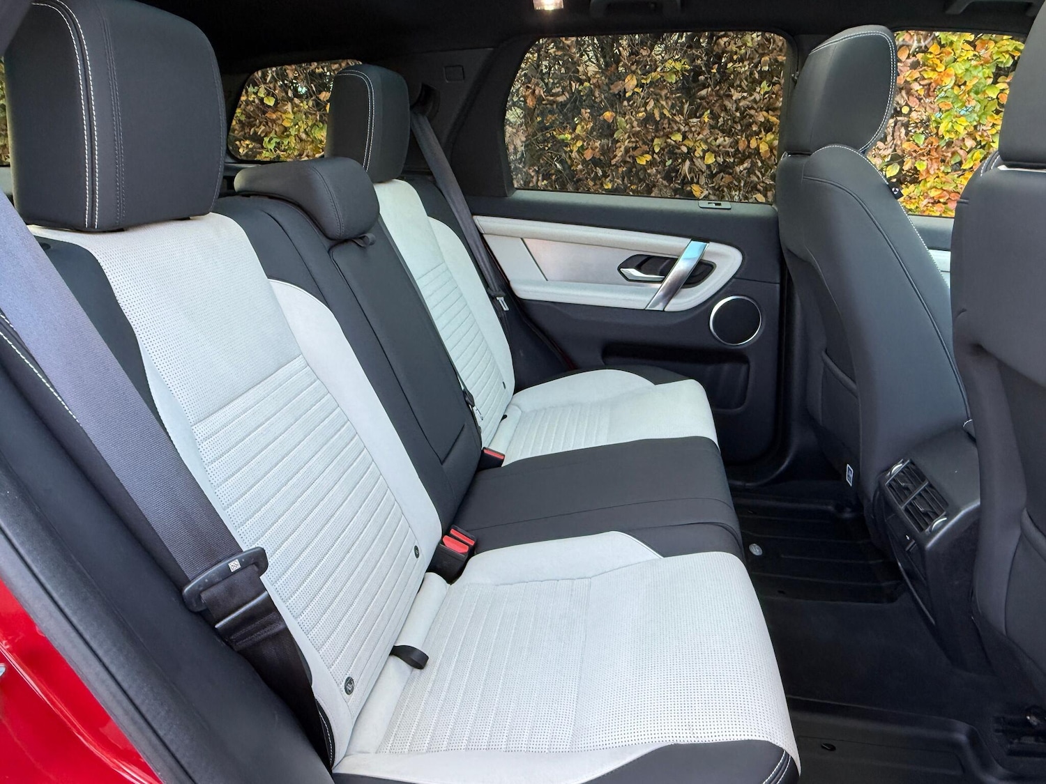 Used Land Rover Discovery Sport 2022 for sale - 76634262: Photo 30