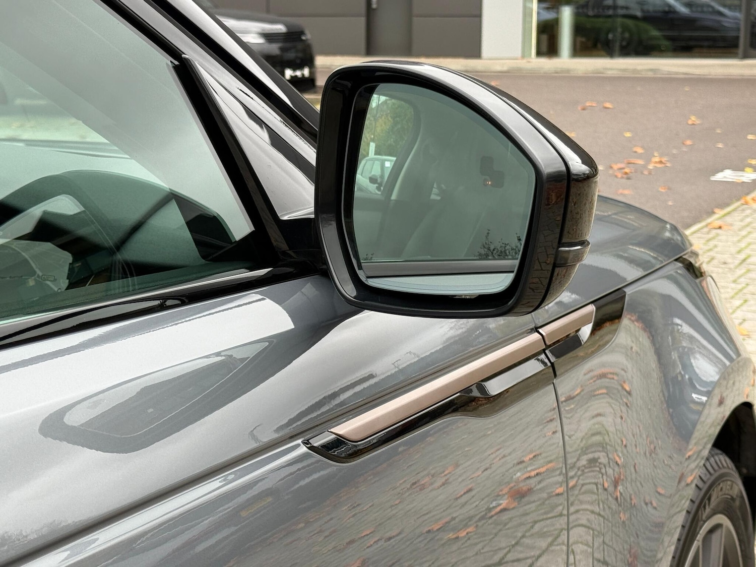 Used Land Rover Range Rover Velar 2024 for sale - 76472608: Photo 12