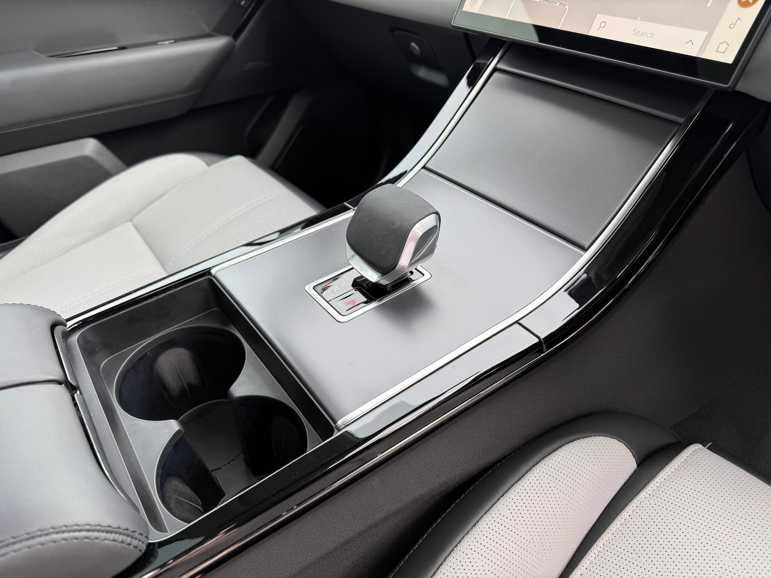 Used Land Rover Range Rover Velar 2024 for sale - 76472608: Photo 23