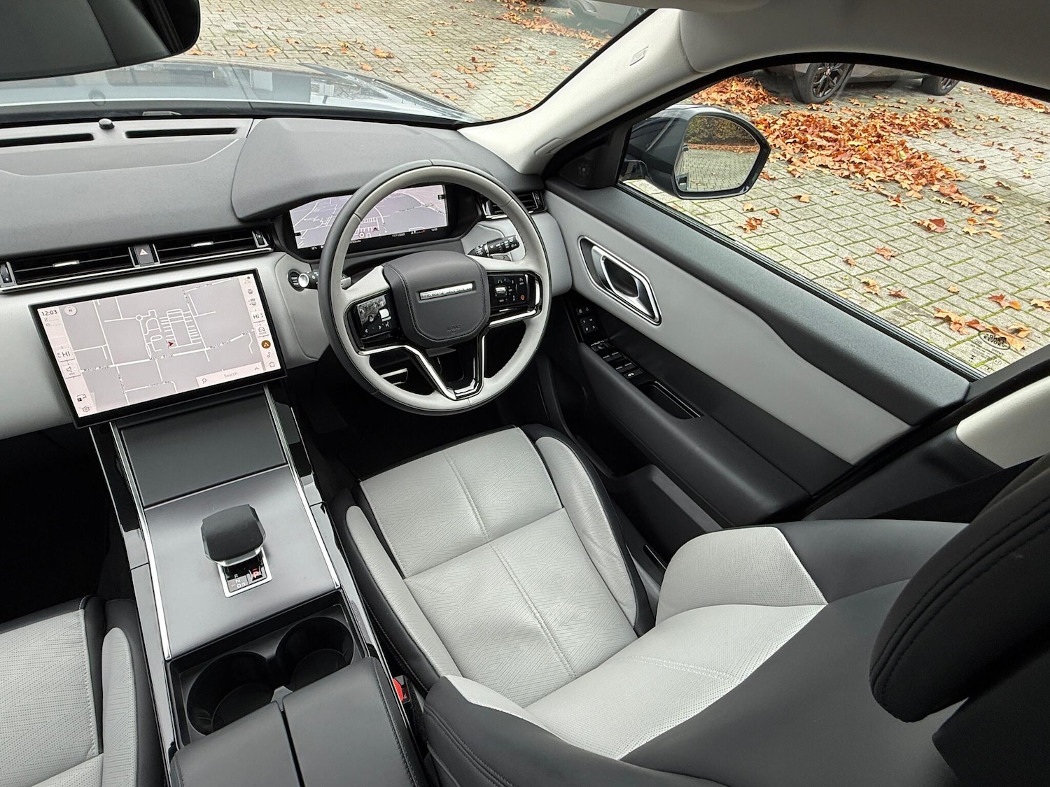 Used Land Rover Range Rover Velar 2024 for sale - 76472608: Photo 26