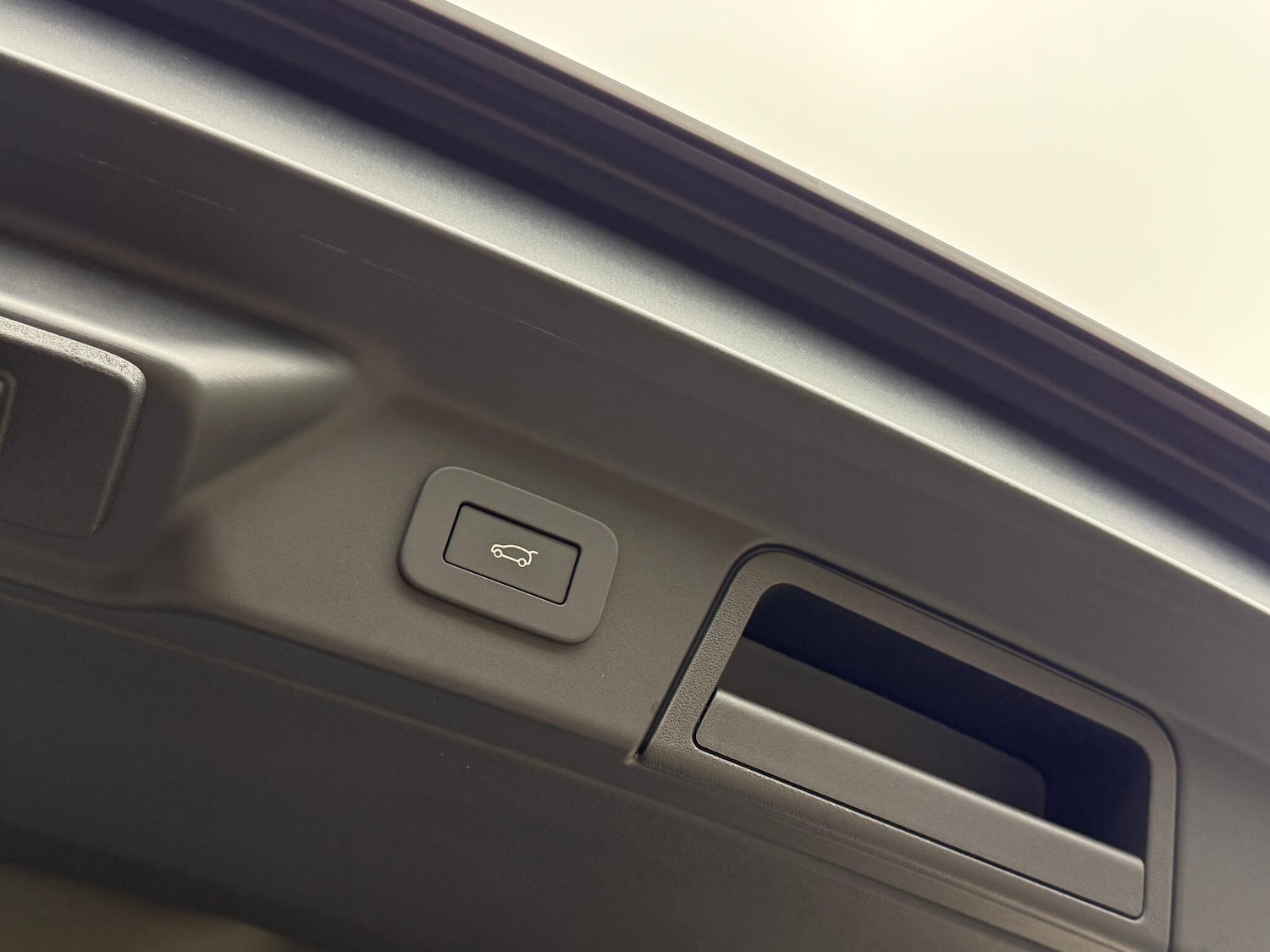 Used Land Rover Range Rover Velar 2024 for sale - 76472608: Photo 27