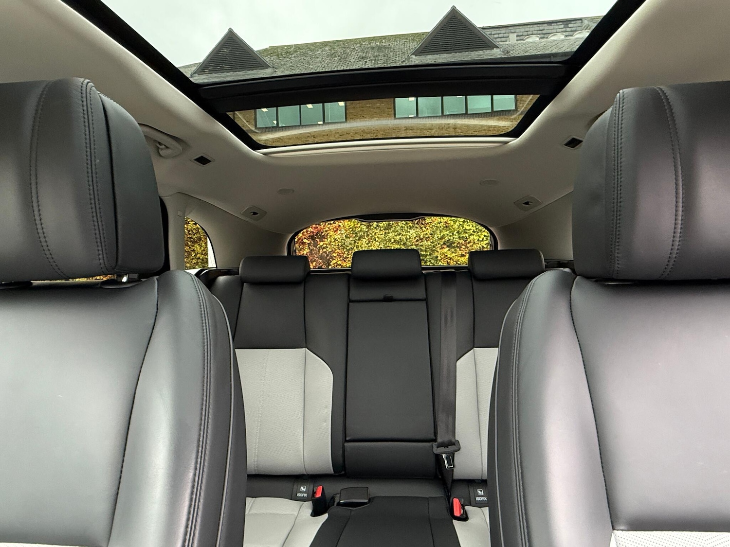 Used Land Rover Range Rover Velar 2024 for sale - 76472608: Photo 35