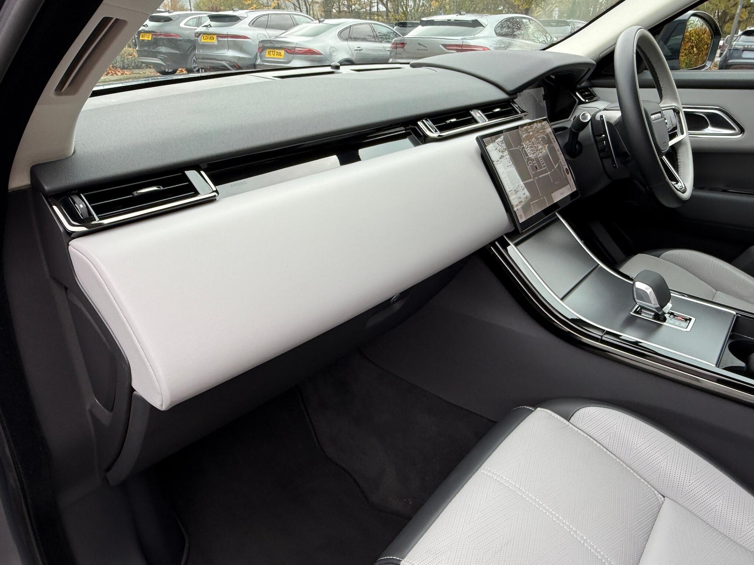 Used Land Rover Range Rover Velar 2024 for sale - 76472608: Photo 39