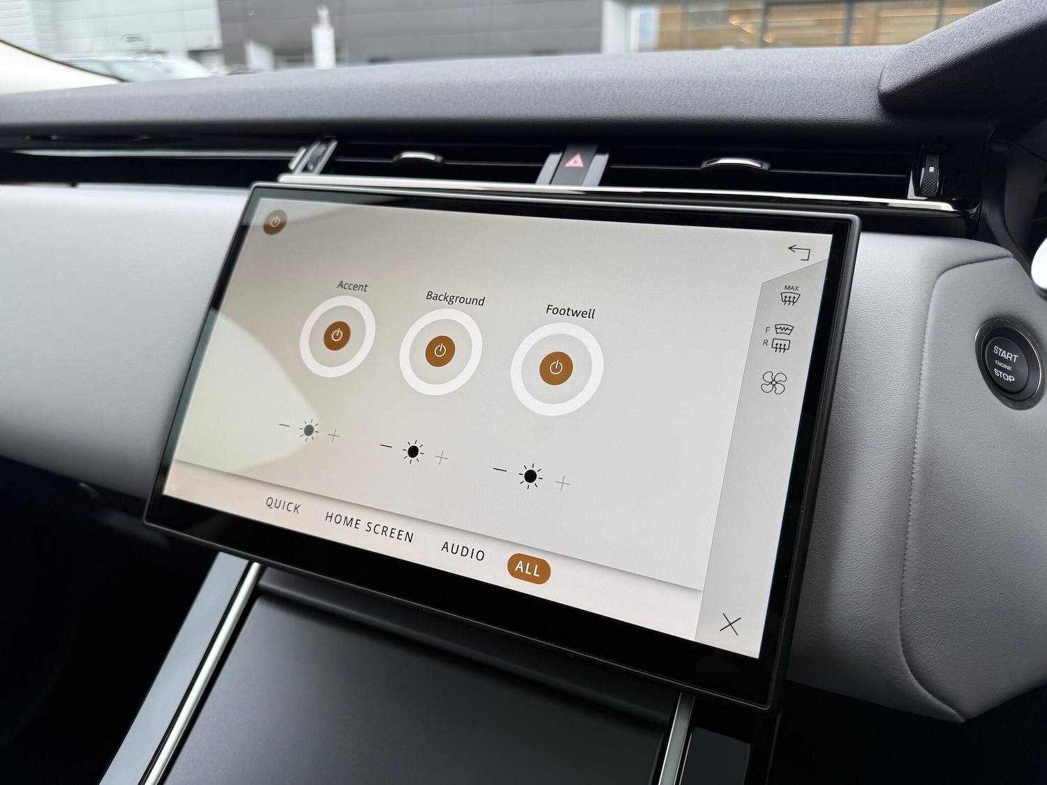 Used Land Rover Range Rover Velar 2024 for sale - 76472608: Photo 57