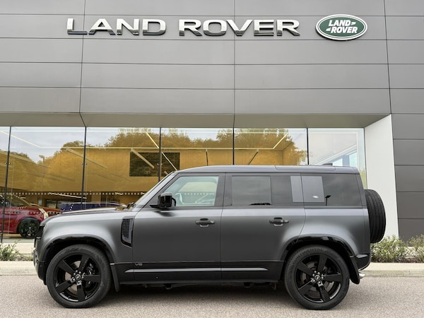 Used Land Rover Defender 2022 for sale - 76307866: Photo 11