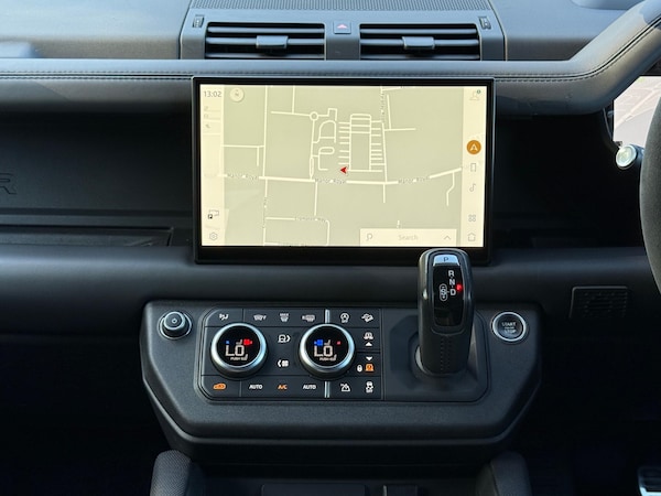 Used Land Rover Defender 2022 for sale - 76307866: Photo 26