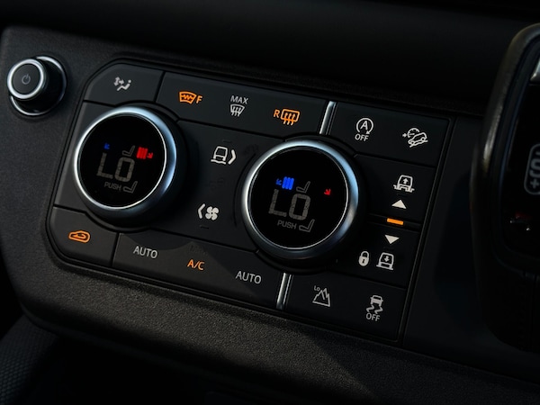 Used Land Rover Defender 2022 for sale - 76307866: Photo 27