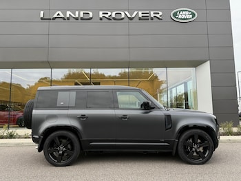Used Land Rover Defender 2022 for sale - 76307866: Photo 2