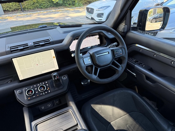 Used Land Rover Defender 2022 for sale - 76307866: Photo 32