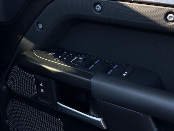Used Land Rover Defender 2022 for sale - 76307866: Photo 62