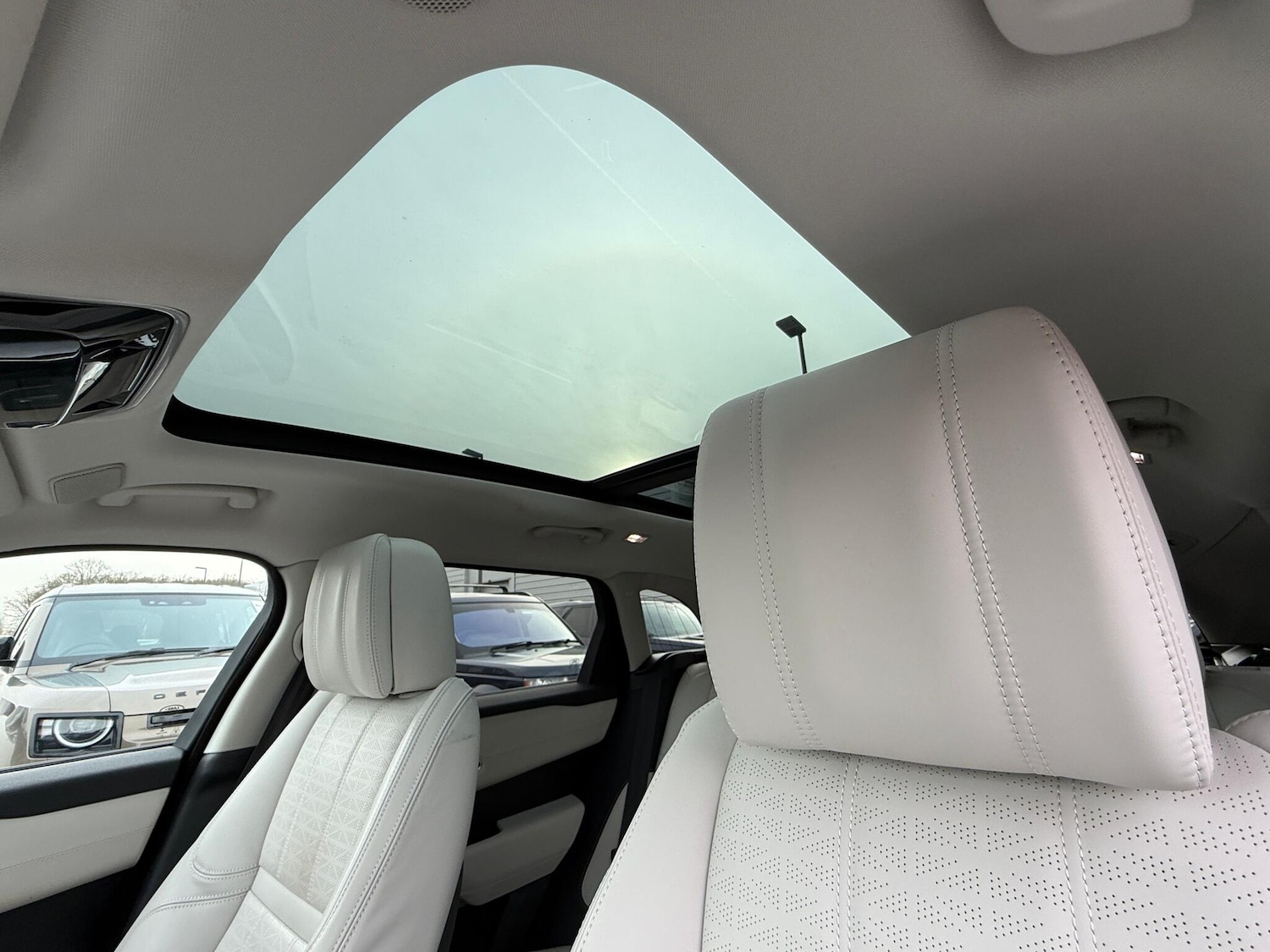 Used Land Rover Range Rover Velar 2022 for sale - 77585997: Photo 4