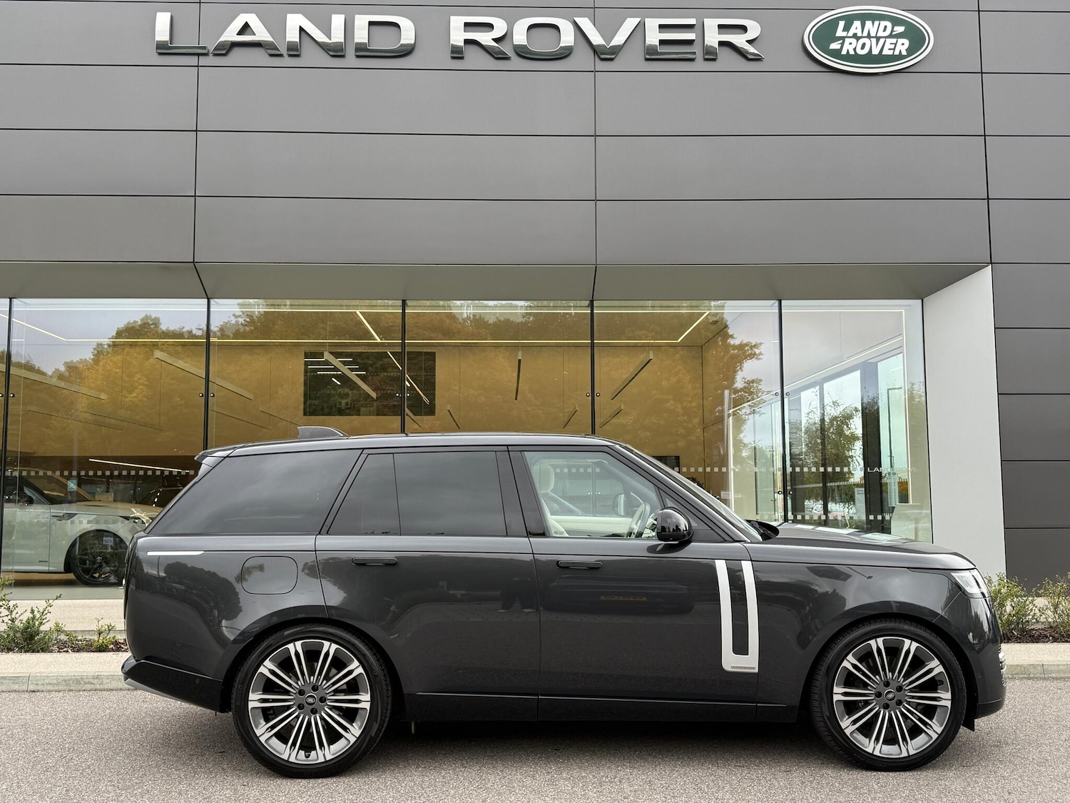 Used Land Rover Range Rover 2022 for sale - 76228109: Photo 2