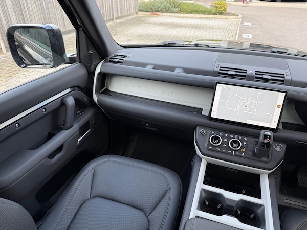 Used Land Rover Defender 110 2025 for sale - 76226174: Photo 19