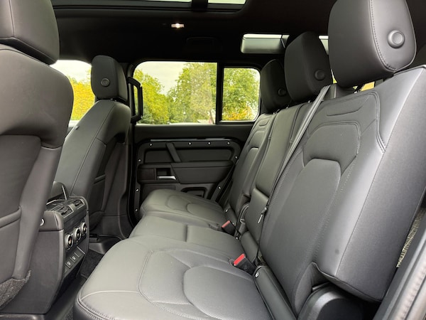 Used Land Rover Defender 110 2025 for sale - 76226174: Photo 44