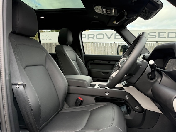 Used Land Rover Defender 110 2025 for sale - 76226174: Photo 46