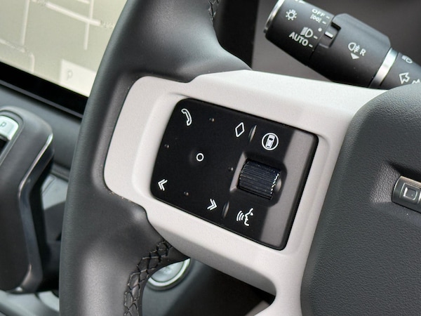 Used Land Rover Defender 110 2025 for sale - 76226174: Photo 50