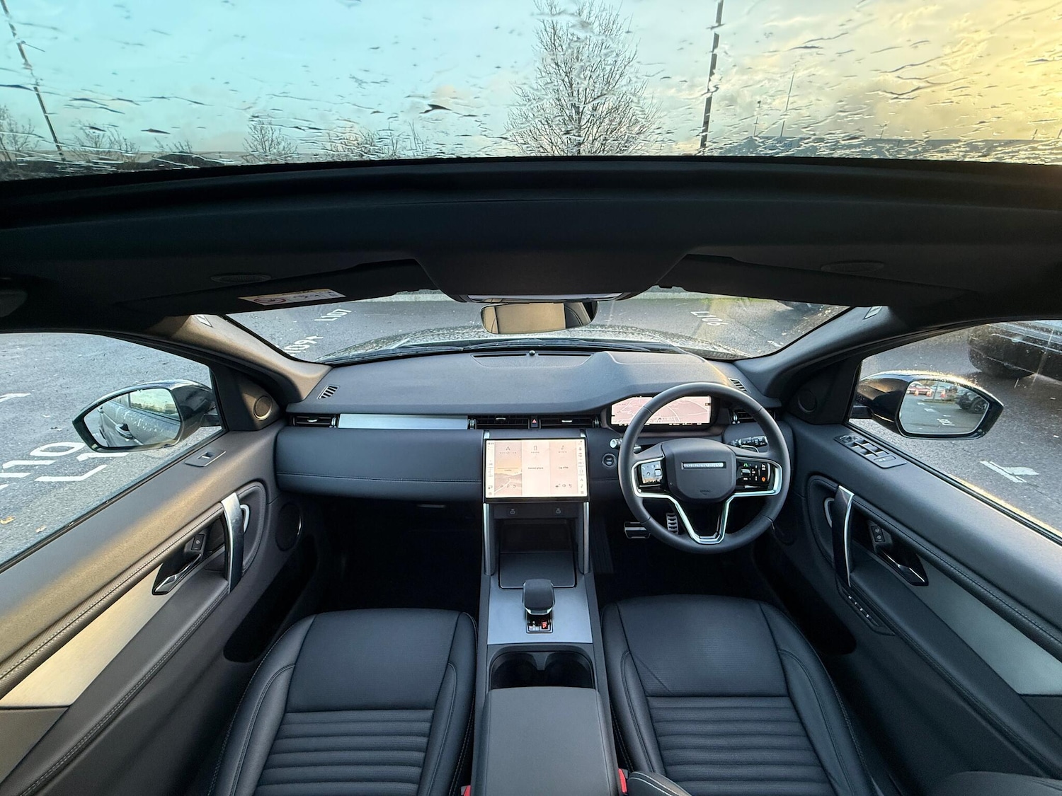 Used Land Rover Discovery Sport 2025 for sale - 76952757: Photo 3