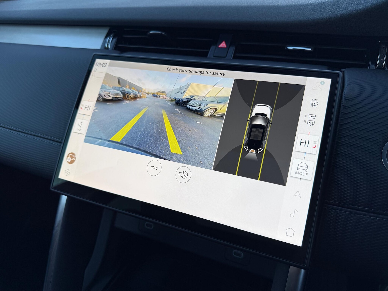 Used Land Rover Discovery Sport 2025 for sale - 76952757: Photo 6