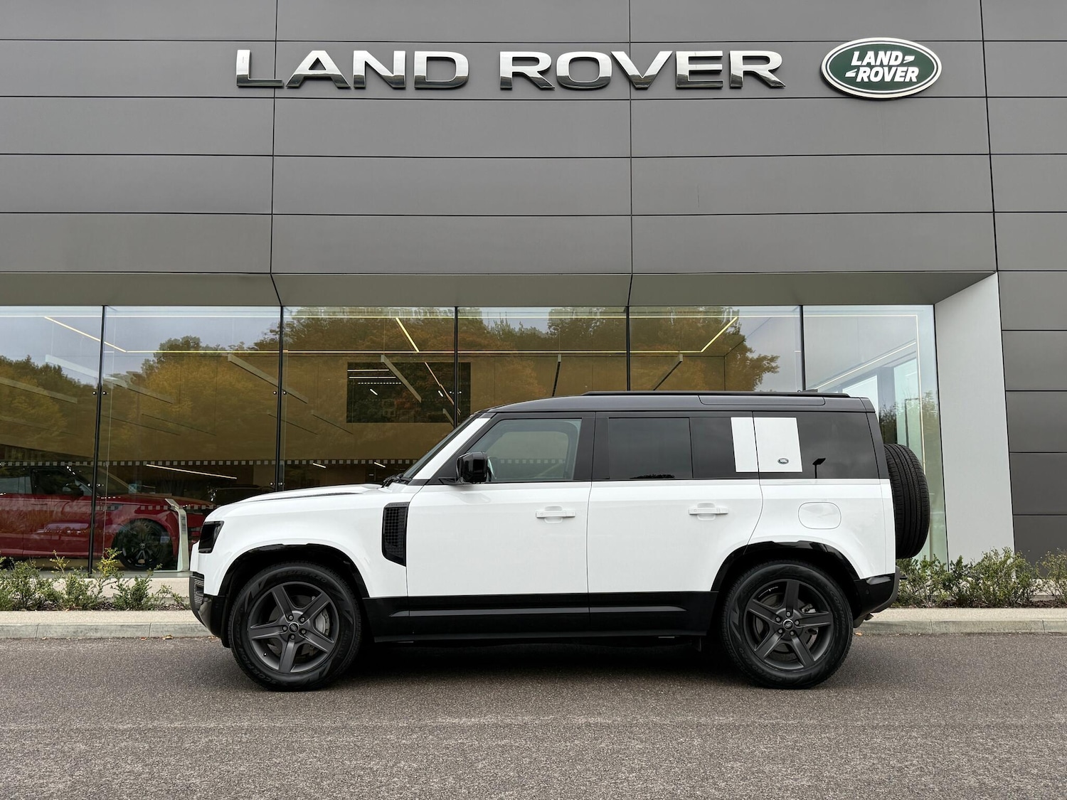 Used Land Rover Defender 110 2023 for sale - 76295870: Photo 10