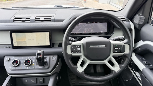 Used Land Rover Defender 110 2023 for sale - 76295870: Photo 30