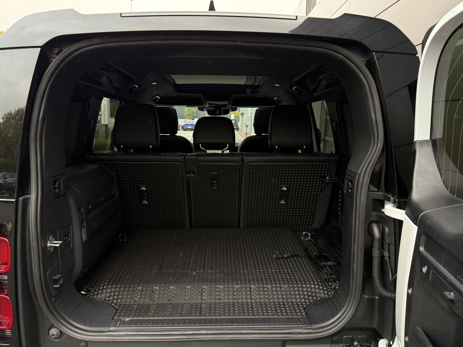 Used Land Rover Defender 110 2023 for sale - 76295870: Photo 34