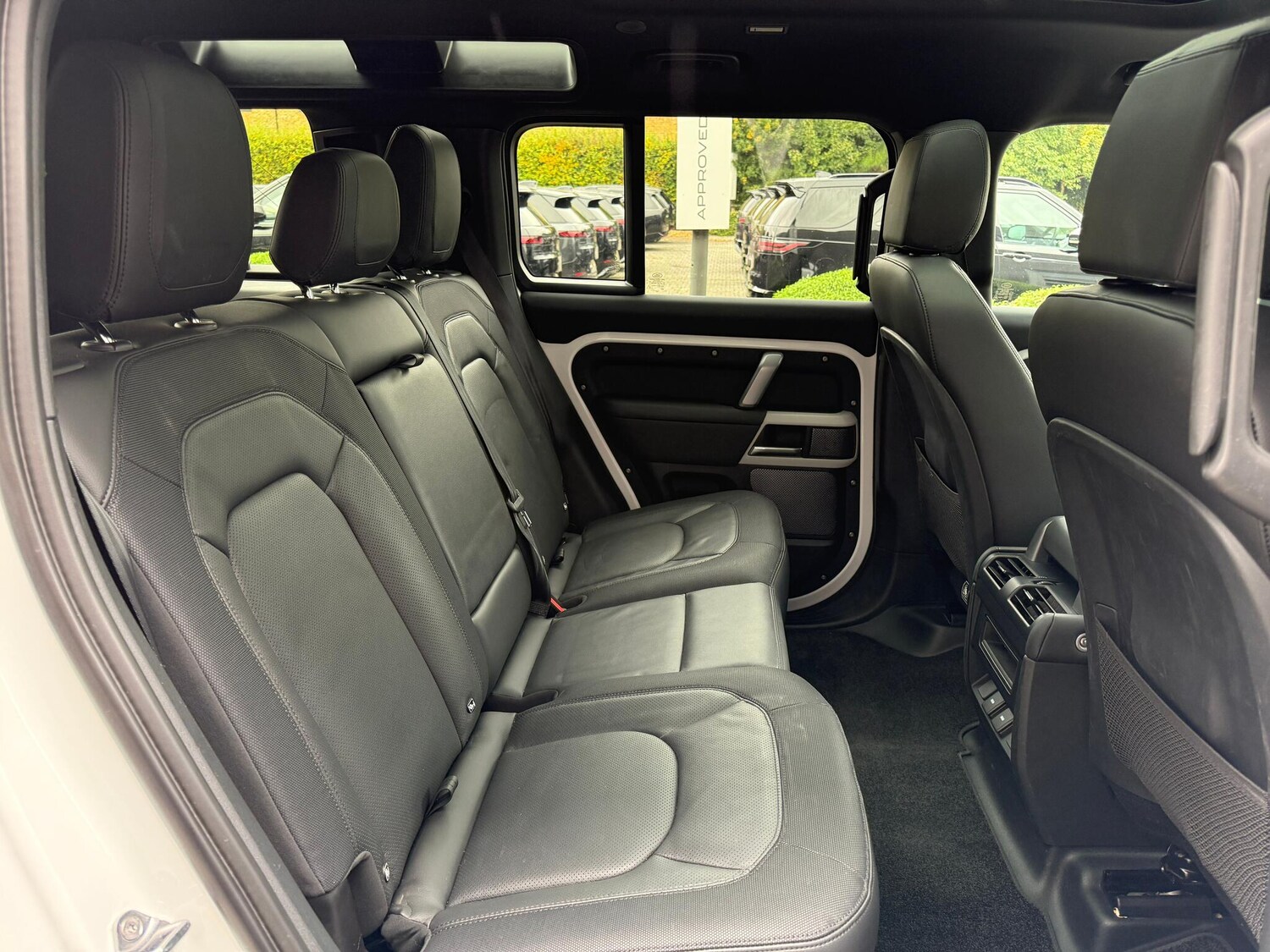 Used Land Rover Defender 110 2023 for sale - 76295870: Photo 38