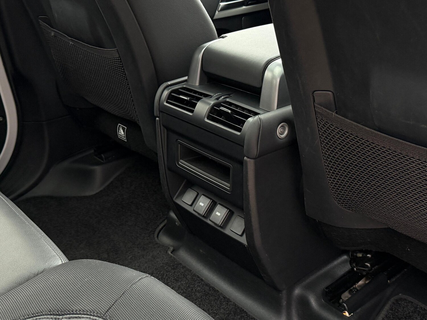 Used Land Rover Defender 110 2023 for sale - 76295870: Photo 40