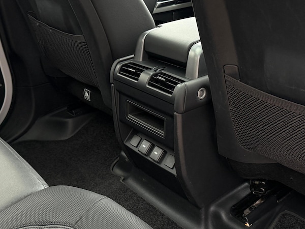 Used Land Rover Defender 110 2023 for sale - 76295870: Photo 40