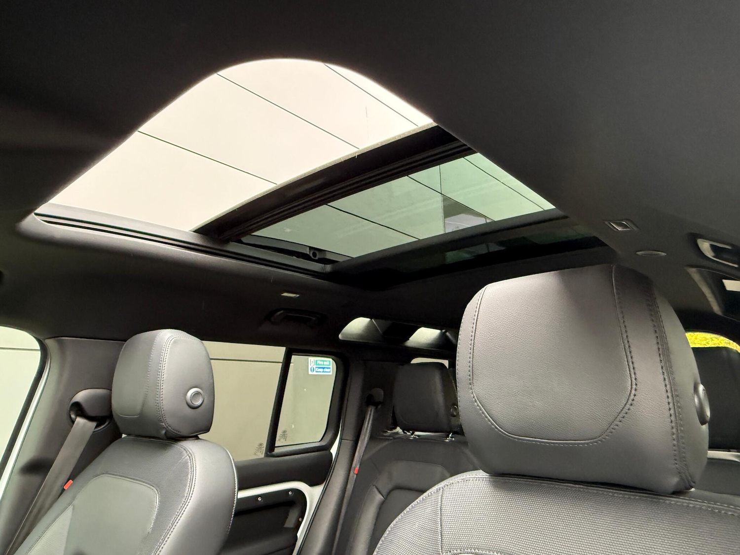 Used Land Rover Defender 110 2023 for sale - 76295870: Photo 5